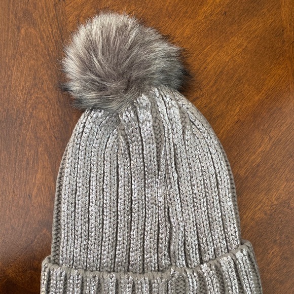 Winter hat - Picture 2 of 3